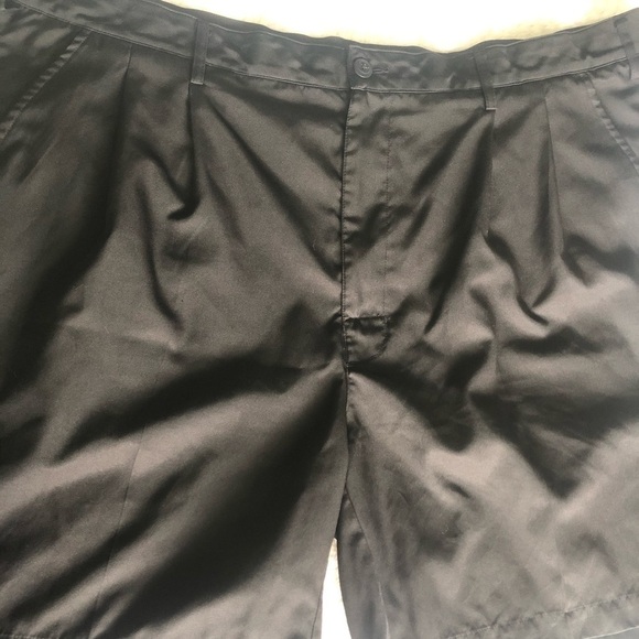 𝅺reebok Golf Shorts, size 48 - Picture 4 of 5